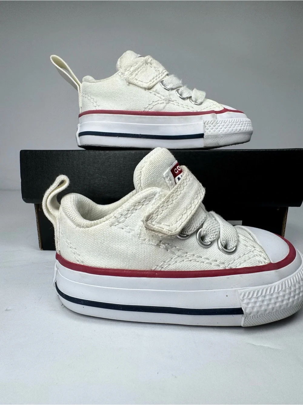 Converse All star toddler size 2 White Canvas Sneakers with Red & Navy Trim